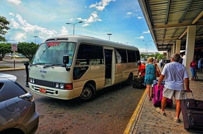 Negril Hotels Transfers to Montego Bay Airport - What the drivers add to the experience