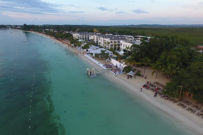 Negril's 7 miles Beach and Rick's Café - Key points at a glance