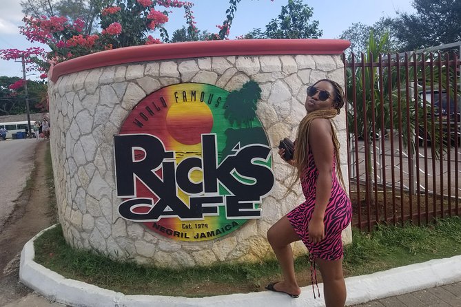 Negril Seven Miles Beach Day and Rick's Cafe Sunset Private Tour - What the private format is really worth