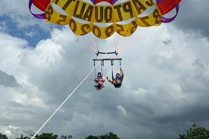 Negrils Seven Miles Beach, Rick's cafe and Parasailing Tour. - What the parasailing portion is really like