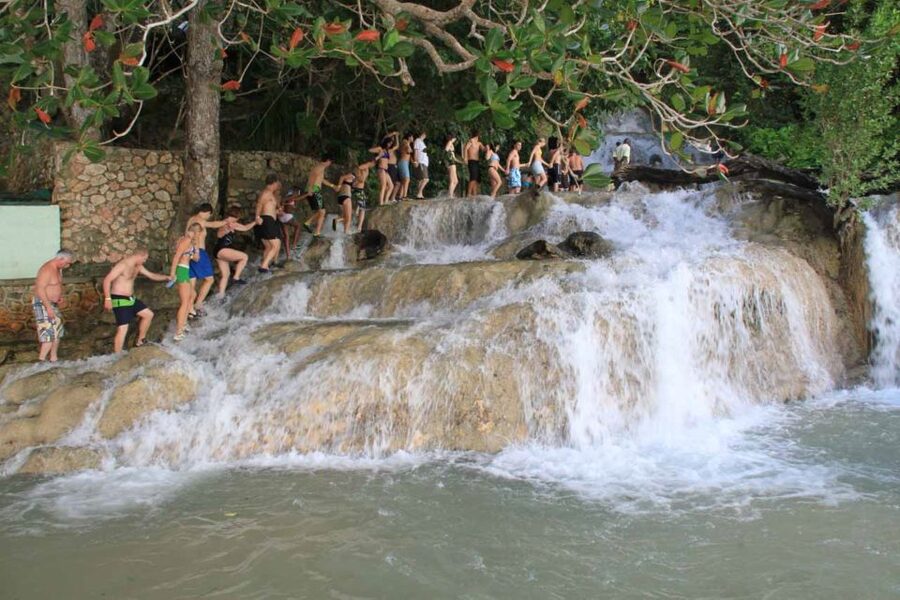 Ocho Rios: Bamboo Beach Club & Dunn’s River Falls - Six hours can pass quickly