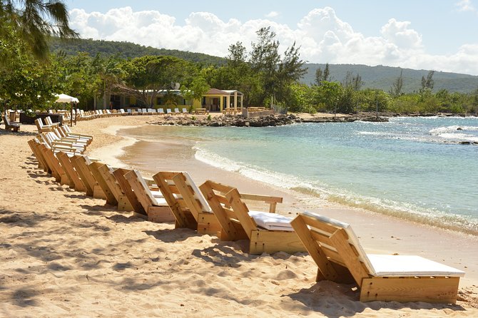 Ocho Rios: Bamboo Beach Club with Specialty Lunch & Cocktails - What to pack for a smoother beach day
