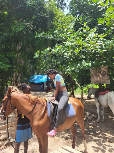 Ocho Rios : Bamboo River Rafting and HorseBack Riding - Riding from the trail to the sea
