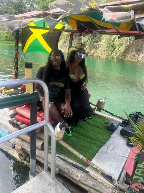 Ocho Rios : Bamboo River Rafting in Ocho Rios Jamaica. - Meeting the raft and its captain
