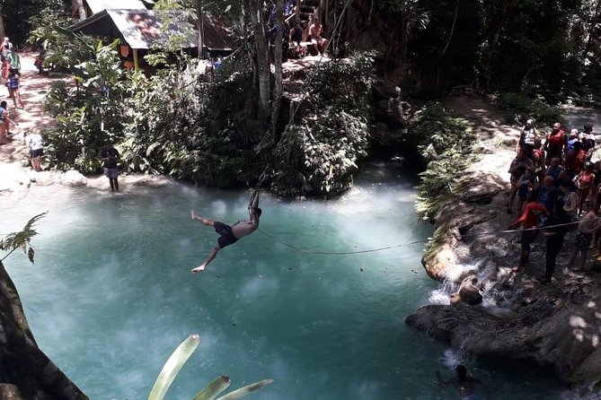 Ocho Rios Blue Hole and Dunn's River Falls Tour - Arriving in an air-conditioned vehicle