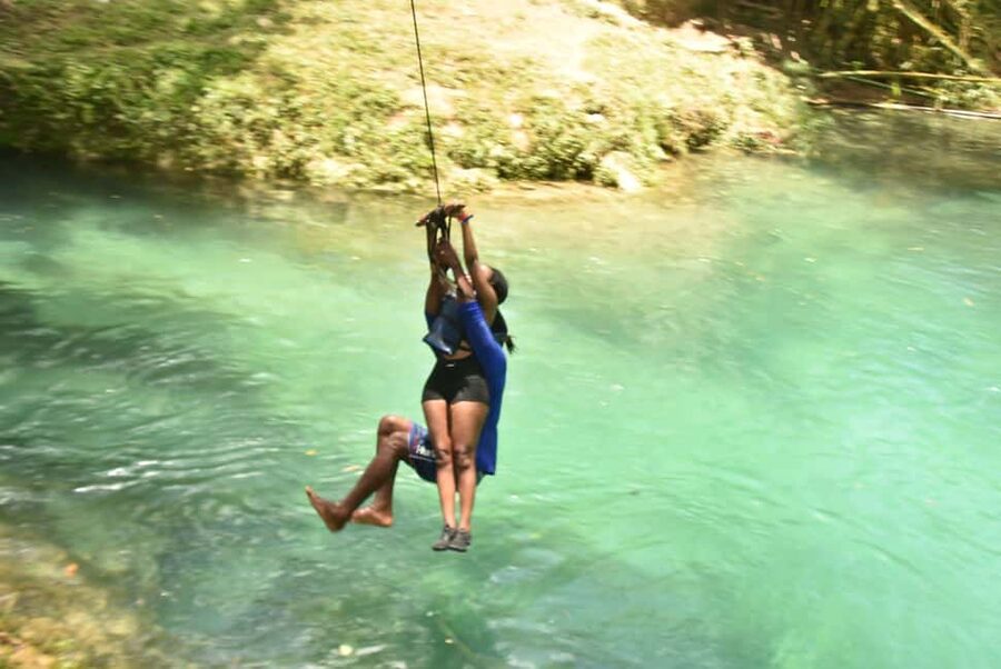 Ocho Rios: Dunn's River Falls and Blue Hole Combo Tour - Climbing Dunn’s River Falls in a human chain