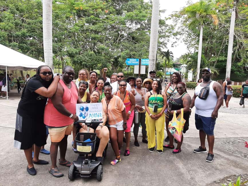 Ocho Rios: Dunn's River Falls and Shopping Tour - Booking details that affect your day
