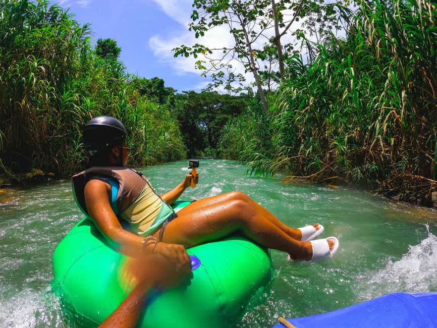 Ocho Rios: Irie Blue Hole and River Tubing Tour - The Jamaican jerk stop after the water