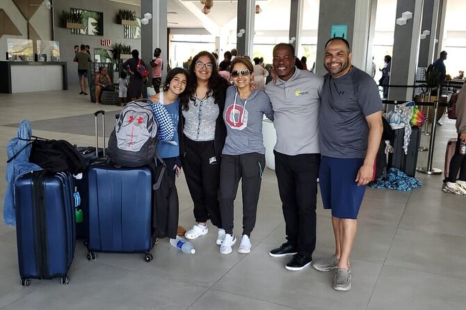Ocho Rios Private Airport Transfer - What you should and should not expect from the vehicle