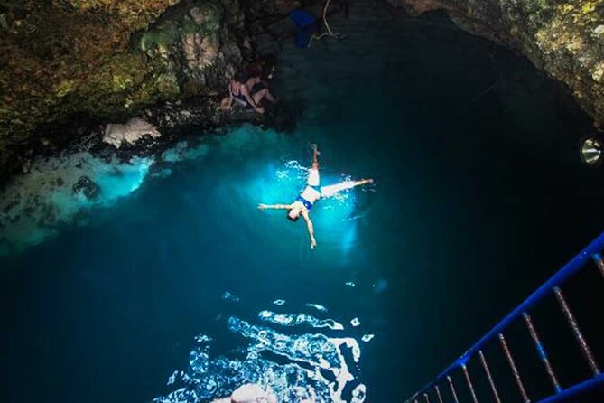 Parasailing, Blue Hole Mineral Spring, Seven Mile Beach - Seven Mile Beach, Negril’s easygoing centerpiece