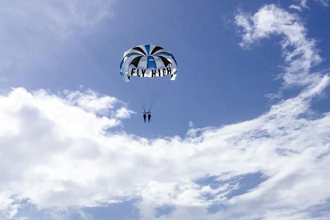 Parasailing, Blue Hole Mineral Spring, Seven Mile Beach - The Blue Hole Mineral Spring stop