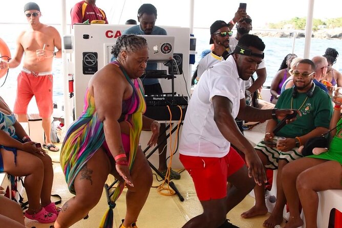 Party Catamaran: OpenBar, Music, Negril Beach, Caves, Snorkeling - Adults-only dates and family sailing days