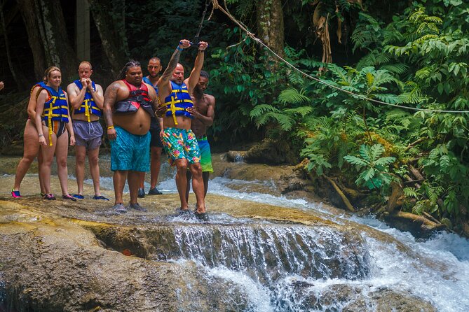 Private Airport Transfer Montego Bay To Negril - The driver’s local role
