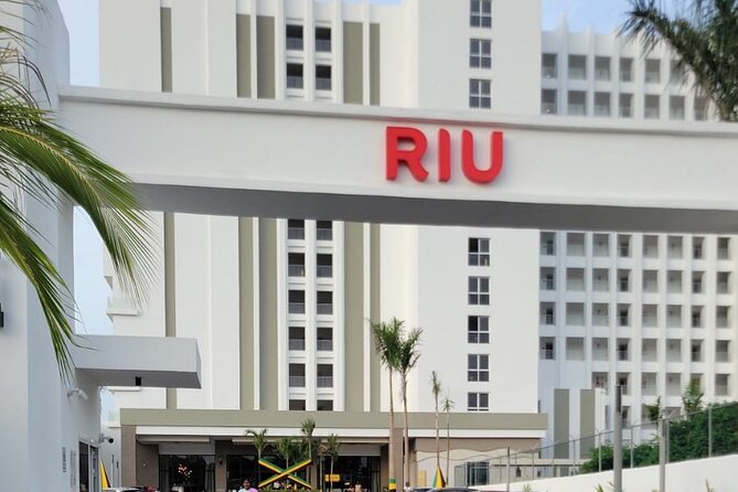 Private Airport Transfer Riu Aquarelle & Excellence Oyster Bay - Why private transport may beat a shared van