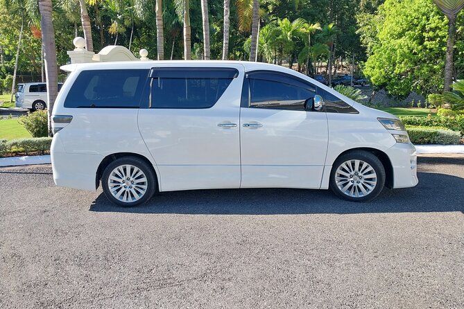 Private Airport Transfer to Hotel Riu Palace Aquarelle - Leaving Sangster Airport without the resort-bus wait