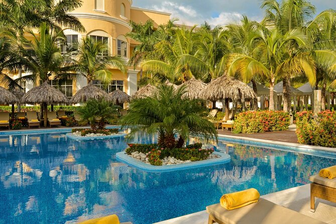 Private Airport Transfer to Iberostar Rose Hall Resort - The human side of the service