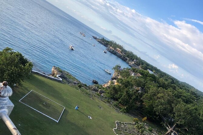 Private and Customize Negril Day Tour - Margaritaville gives you a simple hour by the sea