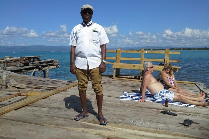 Private Appleton Estate Rum and Pelican Bar Tour from Montego Bay - Taking the boat to Floyd’s Pelican Bar