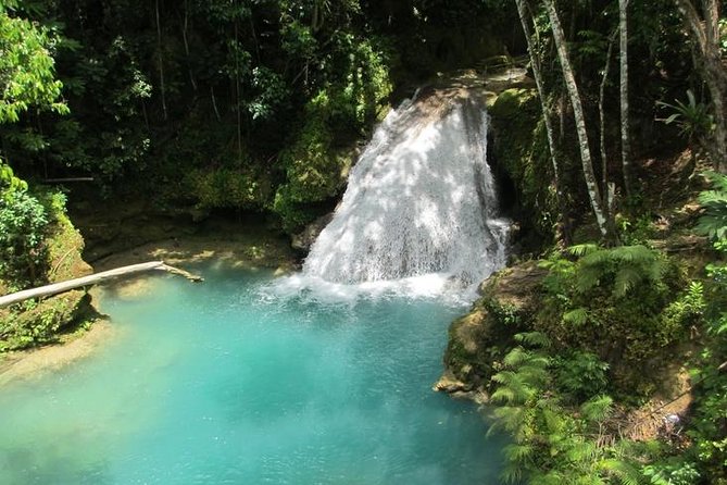 [PRIVATE] Blue Hole & Secret Falls Tour with Entrance Fees - The best time and pace for your group