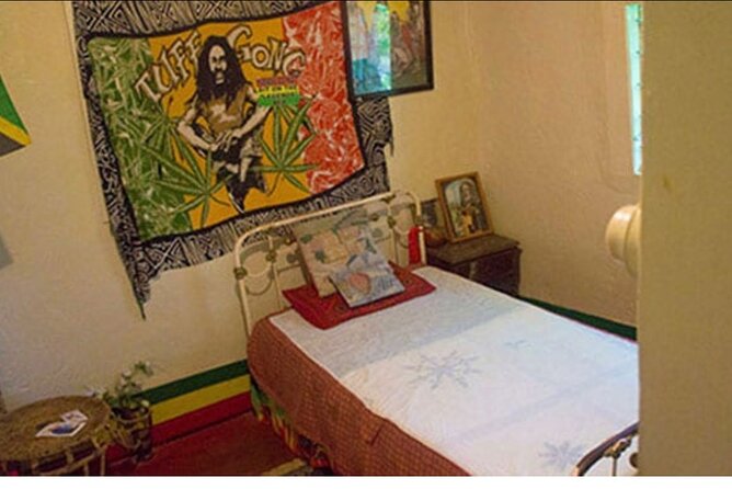 Private Bob Marley 9 mile & DunnsRiverFalls Tour from Montego Bay - Lunch is a needed break, but budget for it