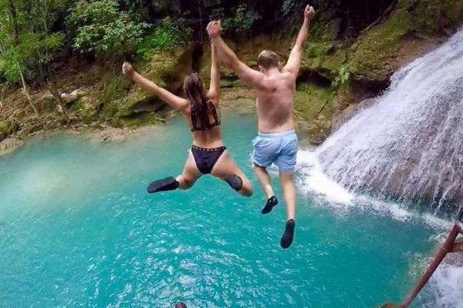 [PRIVATE] Dunn's River Falls, Blue Hole & Secret Falls w/Entrance - How private is the tour inside the parks?