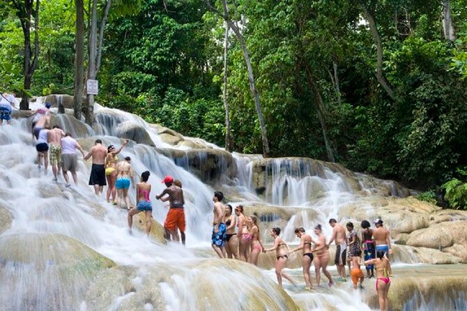 Private Dunn's River Falls Jamaica - Climbing the terraced cascades