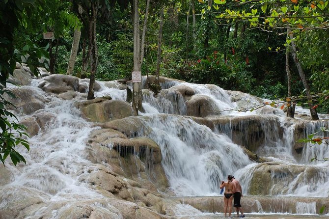 [PRIVATE] Dunn's River Falls with Entrance Fees - What the $158.11 price really buys