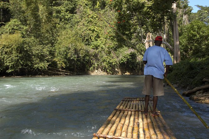 [PRIVATE]Dunn's River & Martha Brae Rafting - Entrance & Lunch - Two classic Jamaica experiences in one long outing