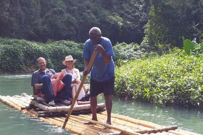 [PRIVATE]Dunn's River & Martha Brae Rafting - Entrance & Lunch - Martha Brae River, two hours of calm water