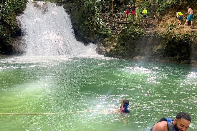 Private fun fill tour from Montego Bay to dunns river & blue hole - Nickoy’s role makes the day more personal