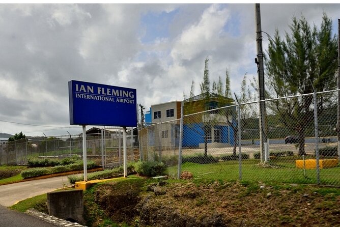 Private Ian Fleming Airport Transfer to Ocho Rios and Runaway Bay - A calm welcome at Ian Fleming International Airport