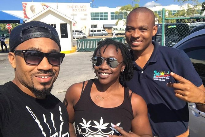 Private: Montego Bay Airport- Negril Resorts on the beach - What the driver adds to the journey