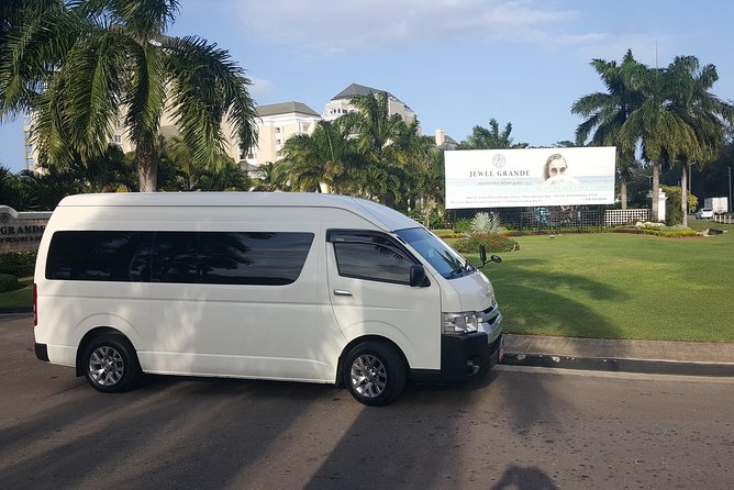 Private Montego Bay Airport Taxi to Jewel Grande - Leaving Sangster International Airport without the usual hassle