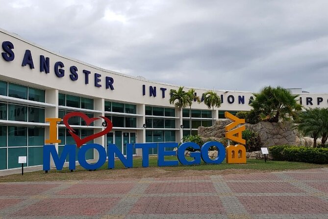 Private Montego Bay Airport Transfer to Hotels in Montego Bay - The 30-minute to 1-hour drive to Montego Bay hotels