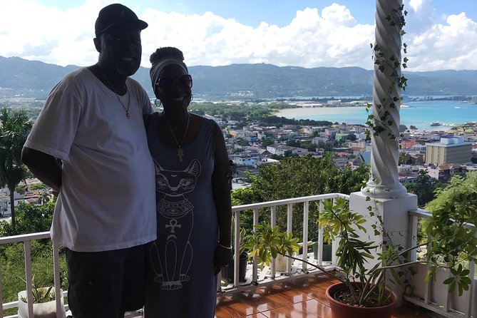 Private Montego Bay City Highlights Tour - Meeting local fruit vendors and tasting Jamaican jams