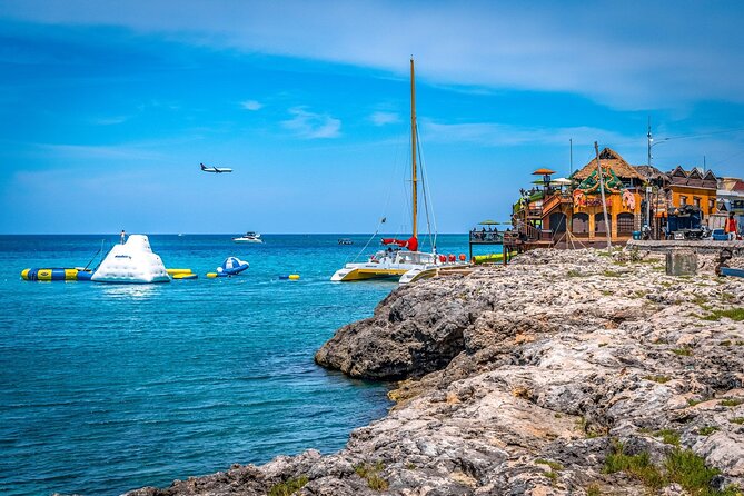 Private Montego Bay Highlights Tour with Pickup Included - Browsing the crafts market