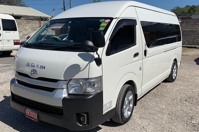 Private Montego Bay Jamaica Airport Transfer to Montego Bay Hotel - From the arrivals area to your hotel door