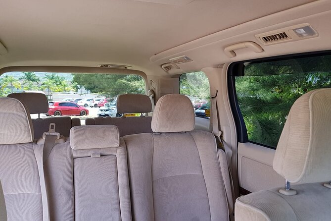 Private Negril Hotels Transfer from Montego Bay (MBJ)Airport - Meeting the driver and handling the first hour