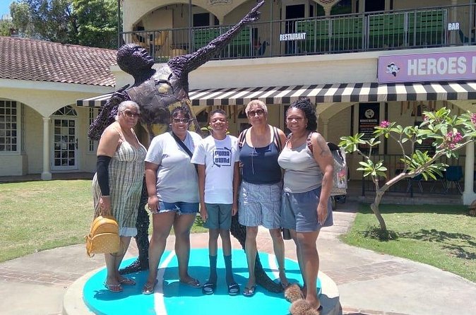 Private One-Way and Roundtrip Airport Transfer to Montego Bay Hotels - The ride to your hotel