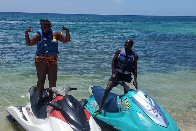 Private Parasailing and Jet Skiing at Montego Bay - Who will enjoy this Montego Bay outing