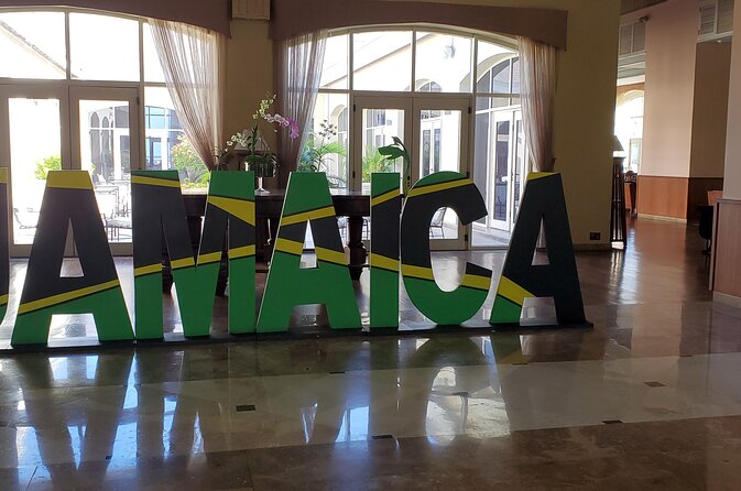 Private Round Trip Airport Transfer from Montego Bay to Negril - Group size, luggage, and comfort