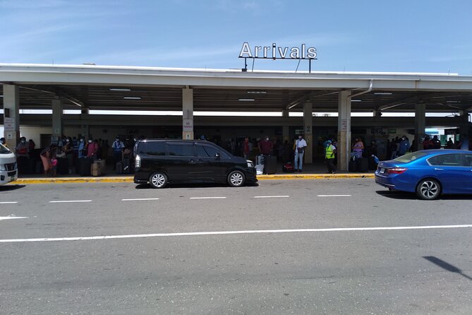 Private Round Trip Airport Transfer from Montego Bay to Ocho Rios - The drive east toward Ocho Rios or Runaway Bay