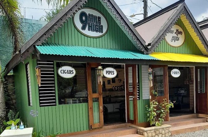 Private Roundtrip Sangster Airport to Montego Bay Hotels - A friendly driver can change the first hour