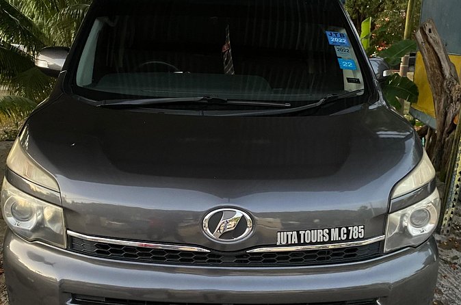 Private Sangsters Int. Airport Pickup to Montego Bay Resorts - Best fit for families and groups of seven or nine