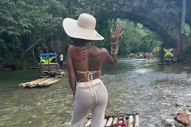 Private Tour Bamboo Rafting & Limestone Massage In Montego Bay - A quiet bamboo raft ride through rainforest