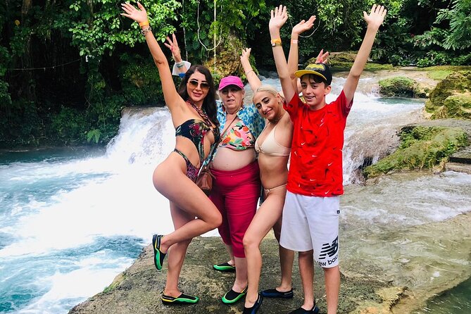 Private Tour from Montego Bay to Horse Back Riding and Bluehole - From Montego Bay to Ocho Rios by Private Minivan