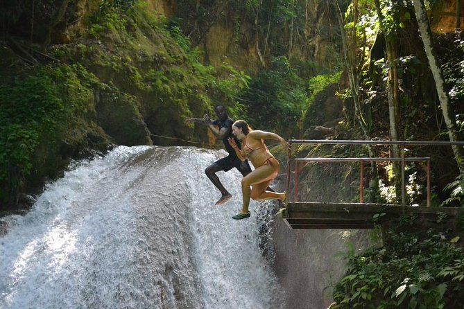 Private Tour From Ocho Rios To Blue Hole Secret Falls and Shopping - Shopping after the waterfall visit