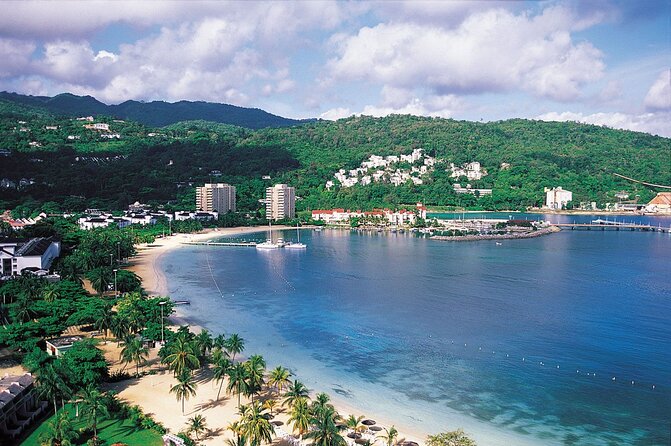 Private Tour From Runaway Bay to Ocho Rios, Blue Hole, Sightseeing and Shopping. - What the private format changes