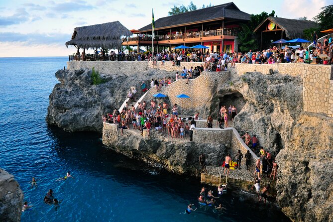 Private Tour of Negril Beach and Sunset at Ricks Cafe - Sunset and cliff jumping at Rick’s Cafe