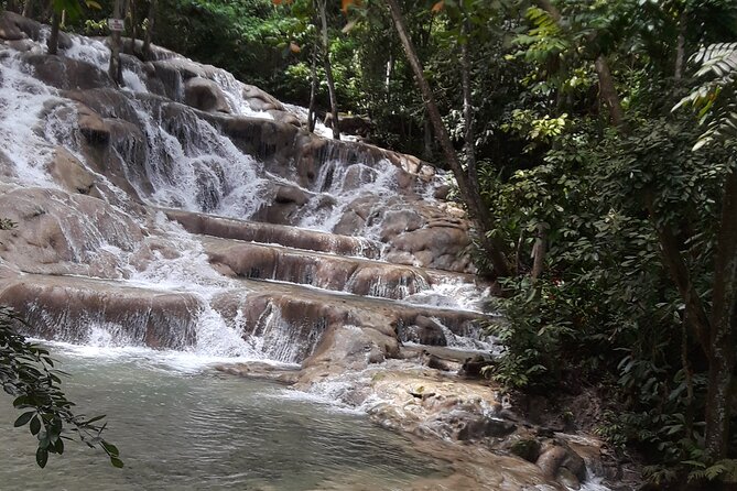 Private Tour to Dunn's River Falls From Ocho Rios - A private pickup along the Ocho Rios coast
